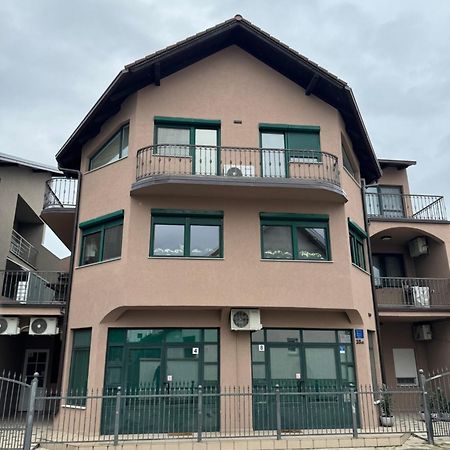 Rooms Fitea Осиек Экстерьер фото