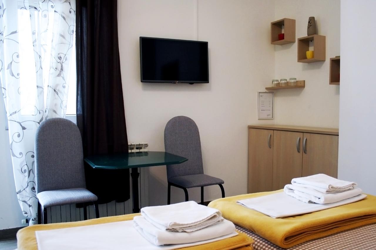 Rooms Fitea Осиек Экстерьер фото