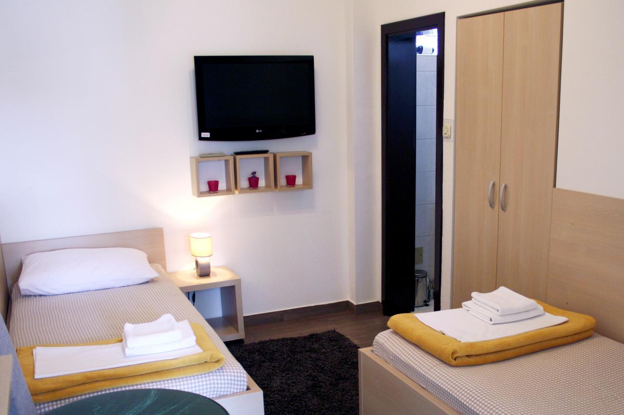 Rooms Fitea Осиек Экстерьер фото