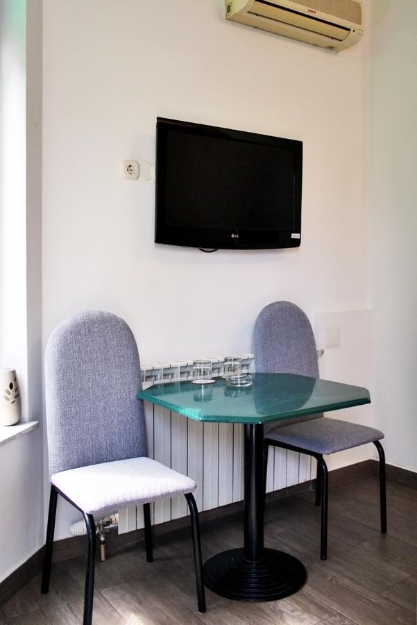 Rooms Fitea Осиек Экстерьер фото